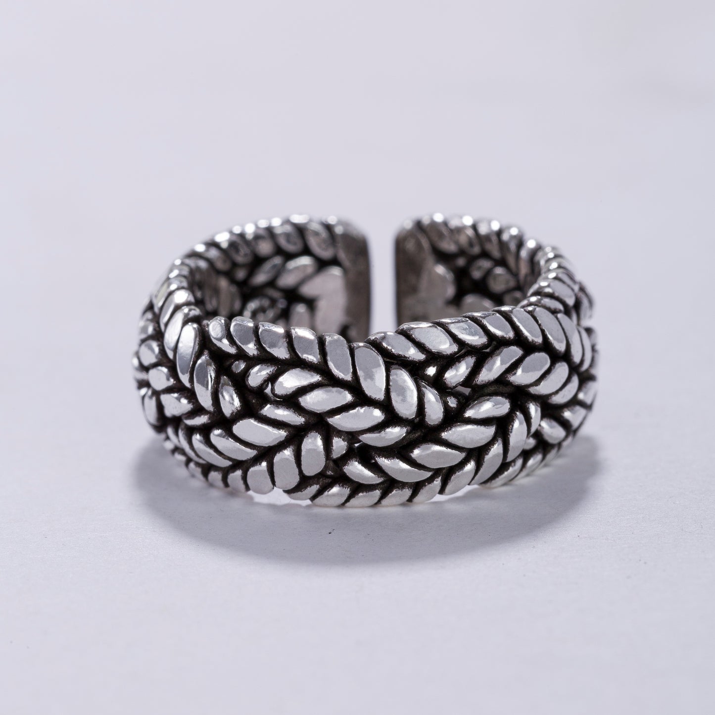 Triple Chain Pattern Ring