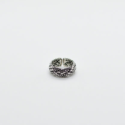 Triple Chain Pattern Ring