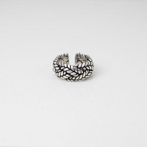 Triple Chain Pattern Ring